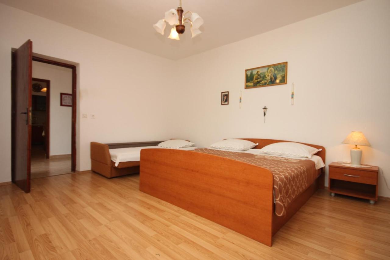 Apartments By The Sea Kustici, Pag - 6355 Екстер'єр фото